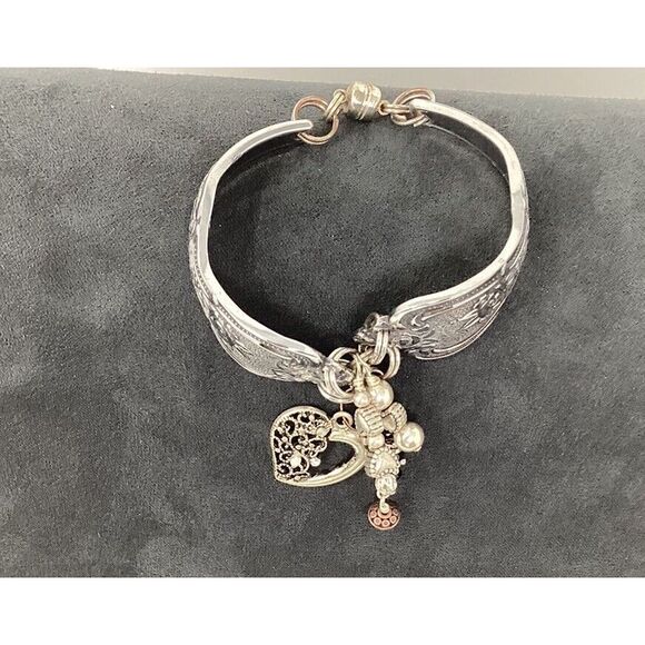 Spoon Bracelet With Dangling Heart Charm 7" - Picture 2 of 6